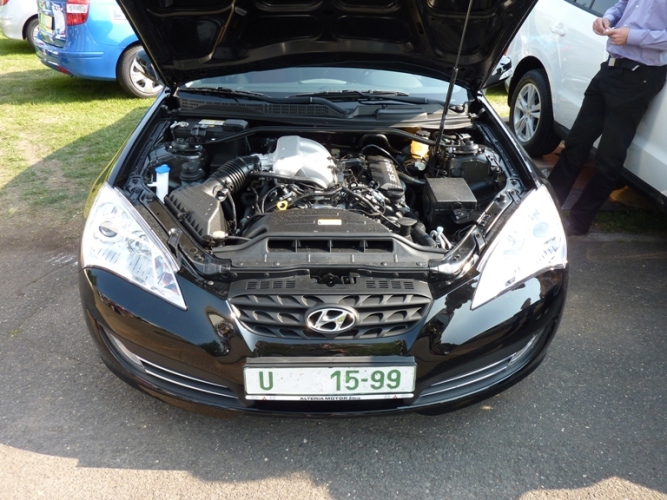 Hyundai Genesis Coupe 4.JPG