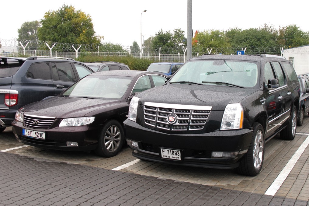Srovnáni s Cadillacem Escalade; dubaiská RZ v Praze???