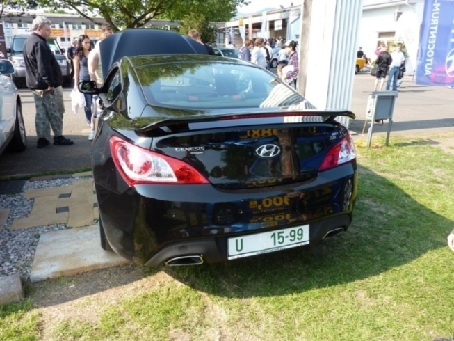 Hyundai Genesis Coupe 1.JPG