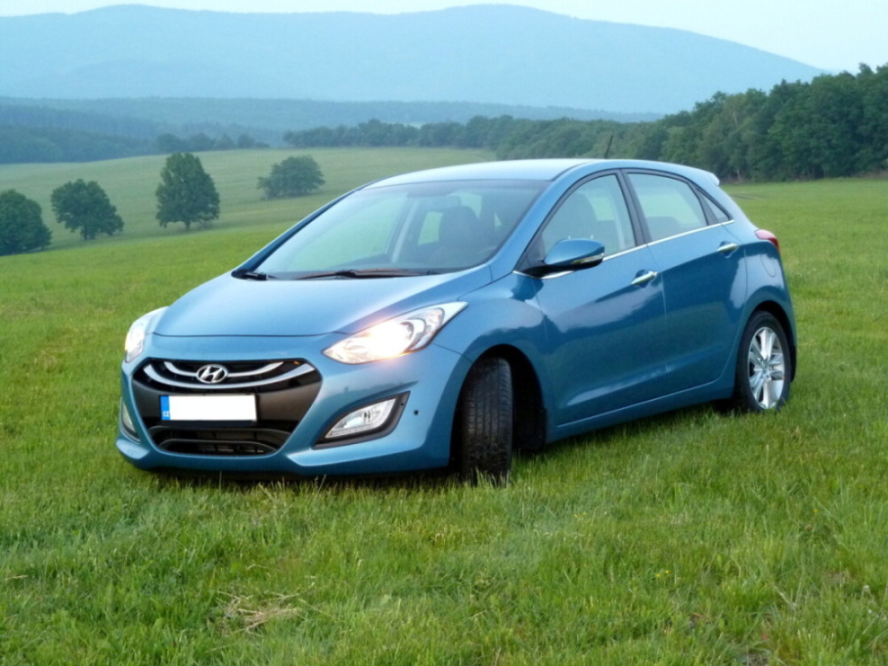 bez úpravy barev pro dobrou představu odstínu aqua blue..