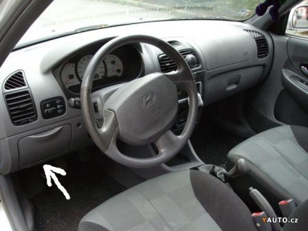 Hyundai_Accent_LC_5.jpg