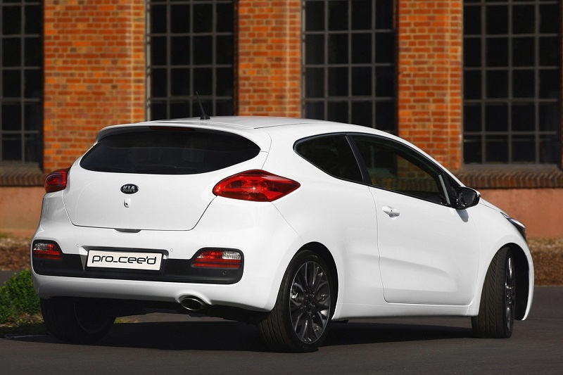 2013-Kia-Pro-Ceed-22a.jpg