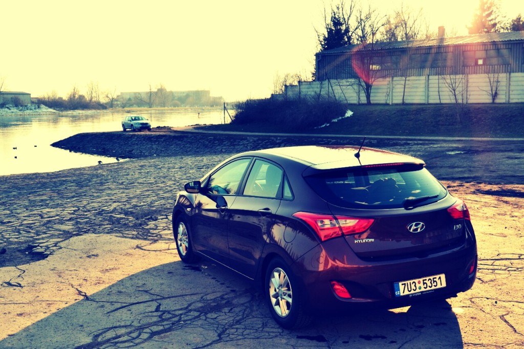 Sledování &quot;nepřítele&quot; v pozadí.... :-)