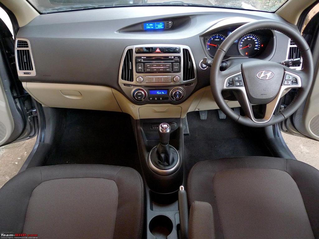 hyundai-i20-palubka_m.jpg