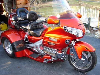 honda-gl1800-gold-wing-04.jpg