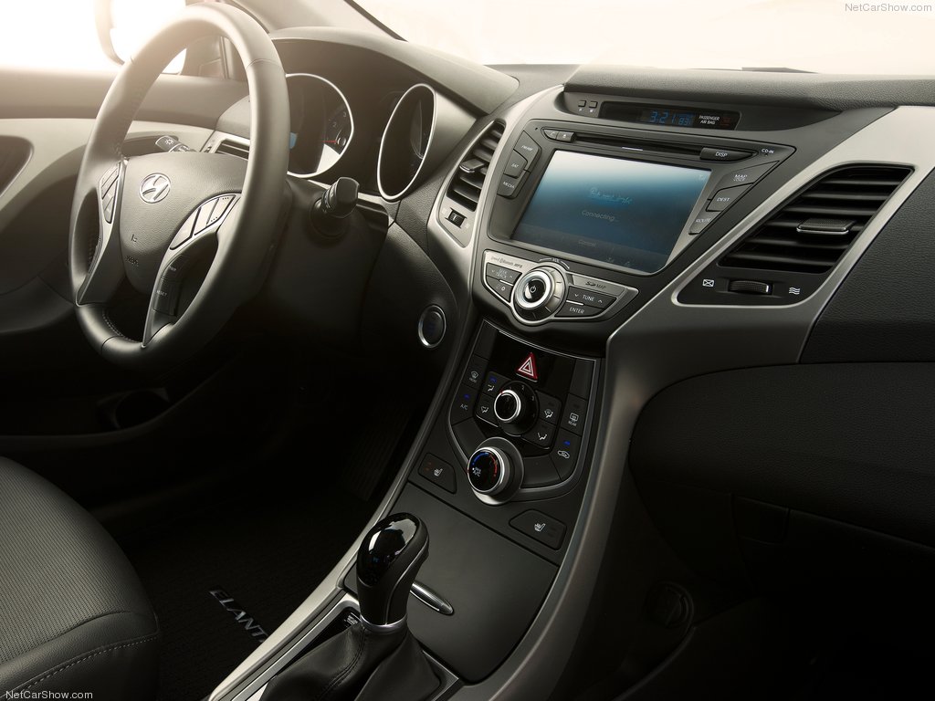 Hyundai-Elantra_Coupe_2014_1024x768_wallpaper_0b.jpg