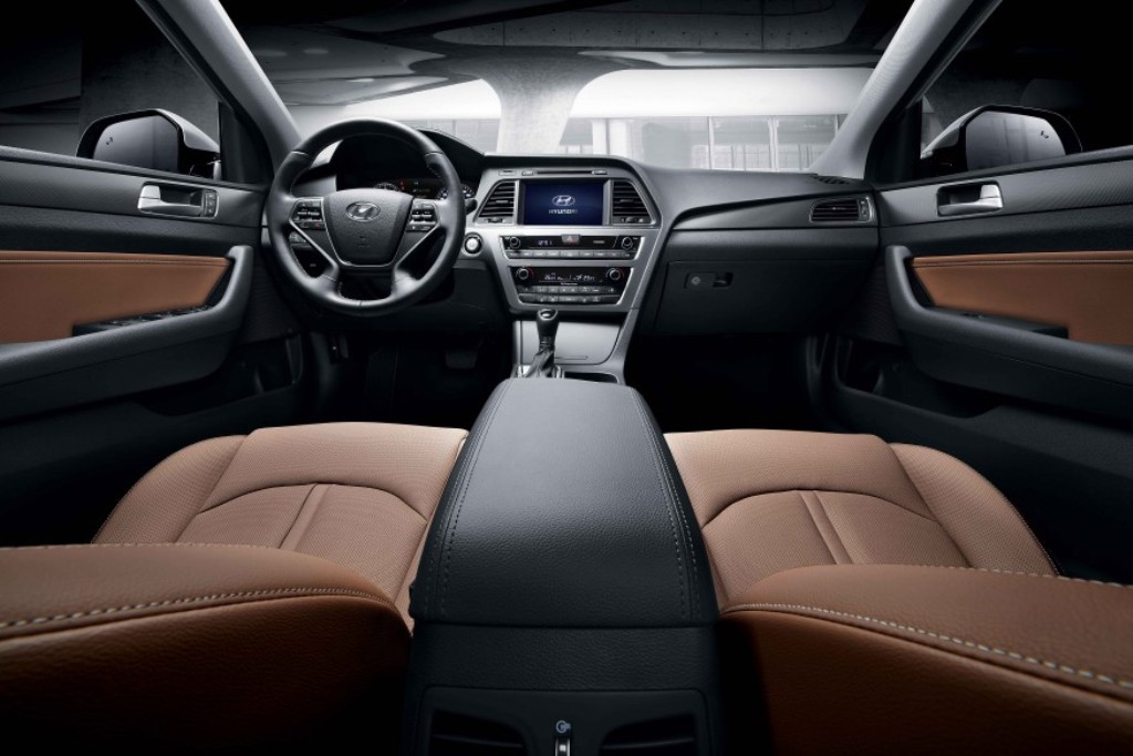 2015-Hyundai-Sonata-Interior-Front-Cabin.jpg
