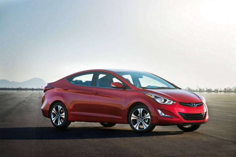 Hyundai_Elantra_2015_oficialni_sada_09_800_600.jpg