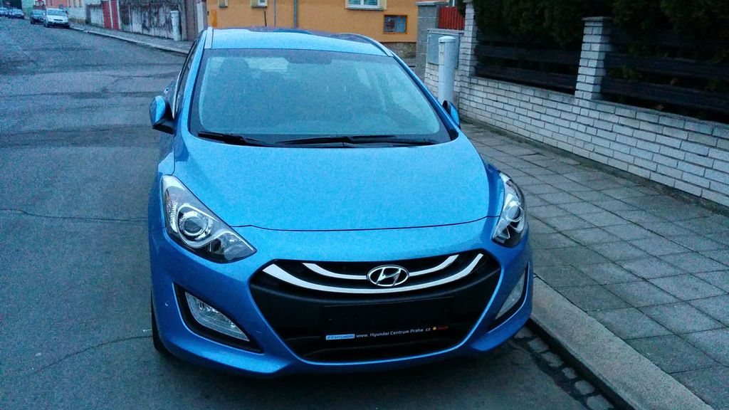 i30 Ice Blue