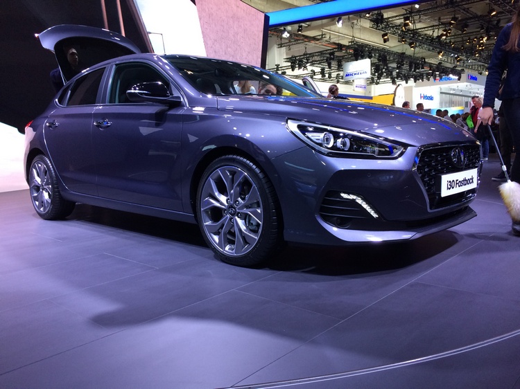 i30 fastback predek 2.JPG