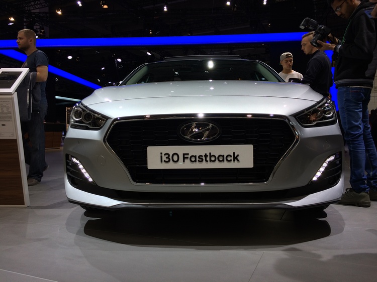 i30 fastback predek.JPG