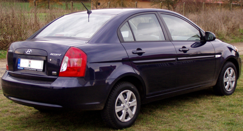Hyundai Accent - 08.jpg