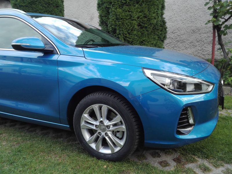 Hyundai_i30_Ara_Blue_06.jpg