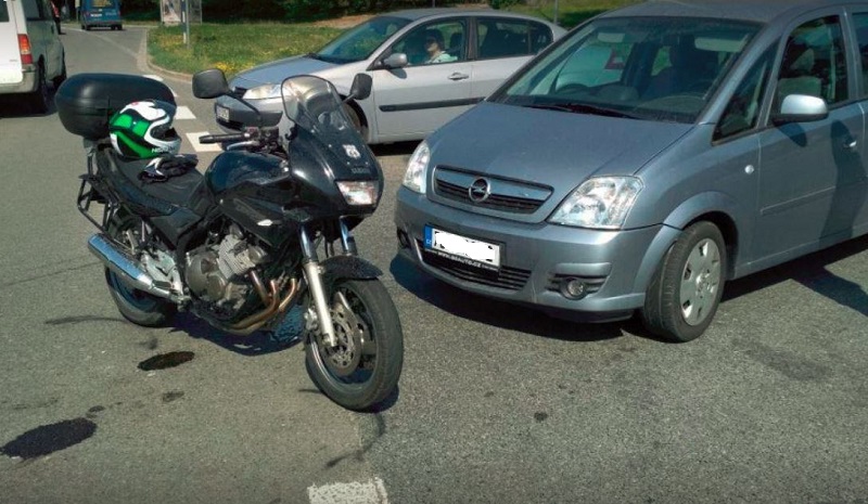 ten olej na ceste je bohuzial moj... moto ofiko vrak.. ale odvtedy dalsich 2000km po vymene par drovnosti