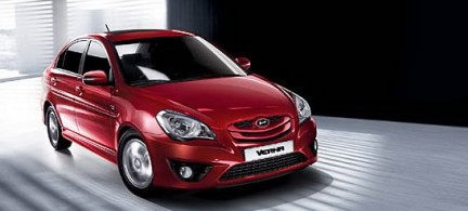 HyundaiAccentrestylingprimeimmagini_02.jpg