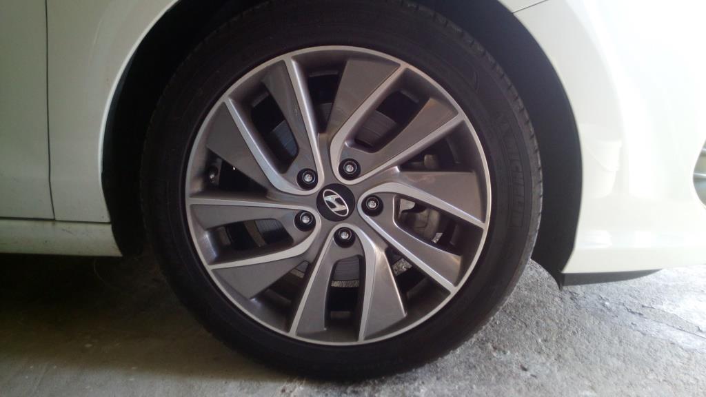 Hyundai i30 Fastback 143.jpg