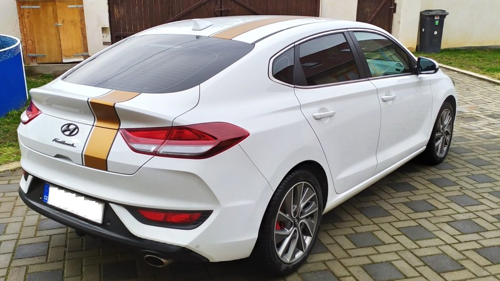 Hyundai i30 Fastback 227.jpg