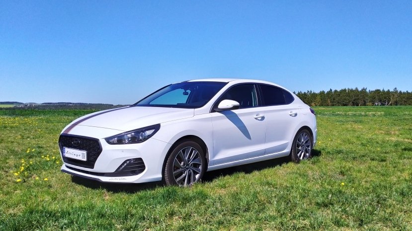 Hyundai i30 Fastback 257.jpg