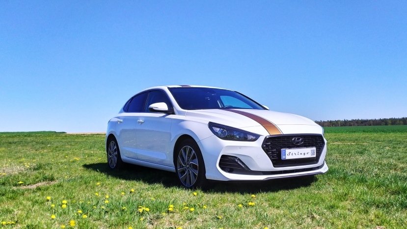 Hyundai i30 Fastback 247.jpg