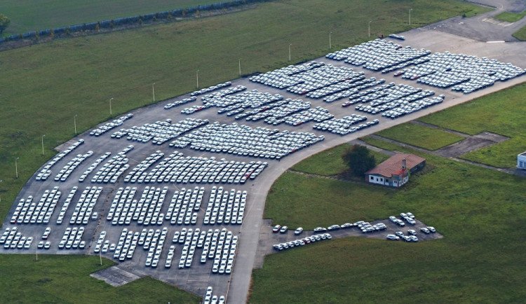 size3-16353515674951-124-rozpracovane-skodovky-zaplnily-odstavnou-plochu-letiste-v-bochori.jpg