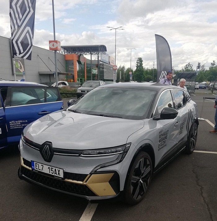 Renault-Kopie.jpg