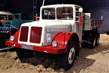 Tatra 111