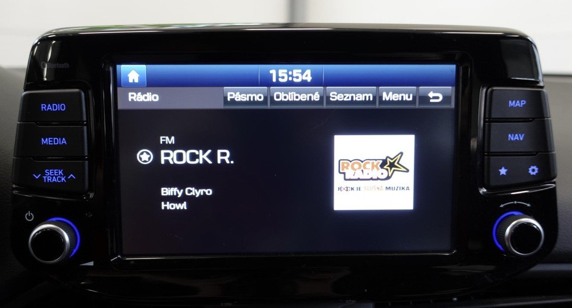 větší rádio