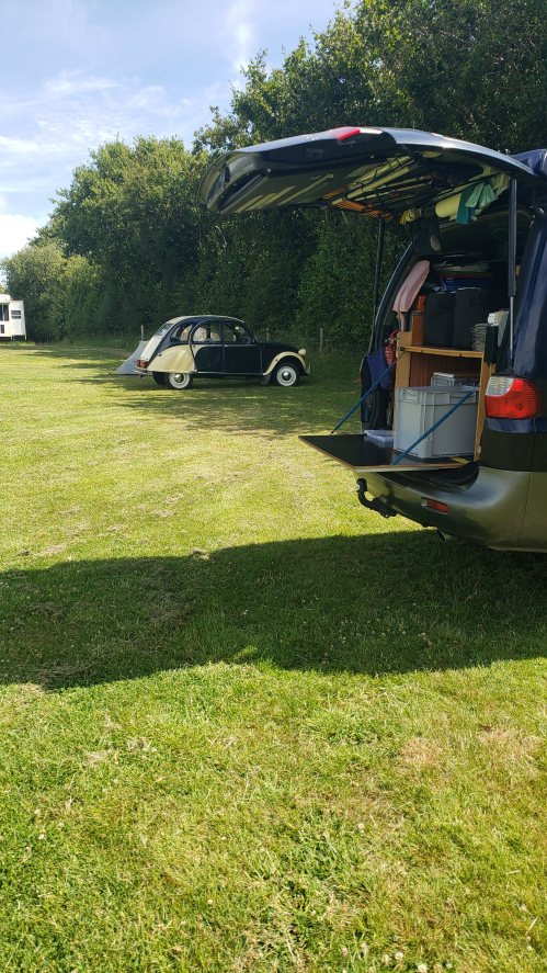 V taborisku pri Penn(Dorset)