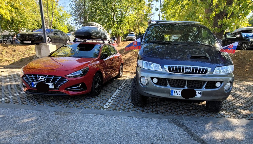 A náhodné stretnutie dvoch Hyu pri hoteli Nais. A zhodou okolností sa poznáme a sme z rovnakého mestecka.
