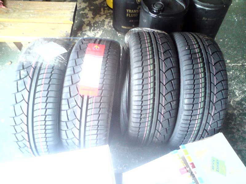 Goodride SA-05 <br />    rozmery: 195/55 R15<br />    rýchlosť: V (240 kmh-1)<br />    nosnosť: 85 (515 kg)