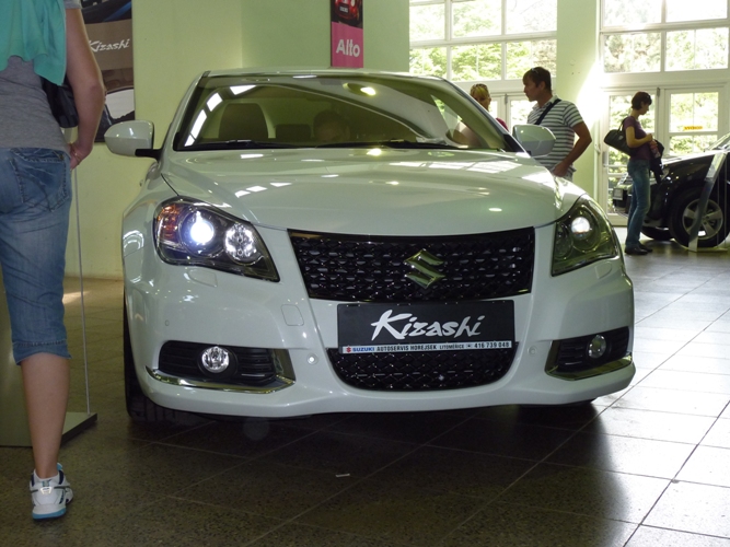 Suzuki Kizashi 9.JPG