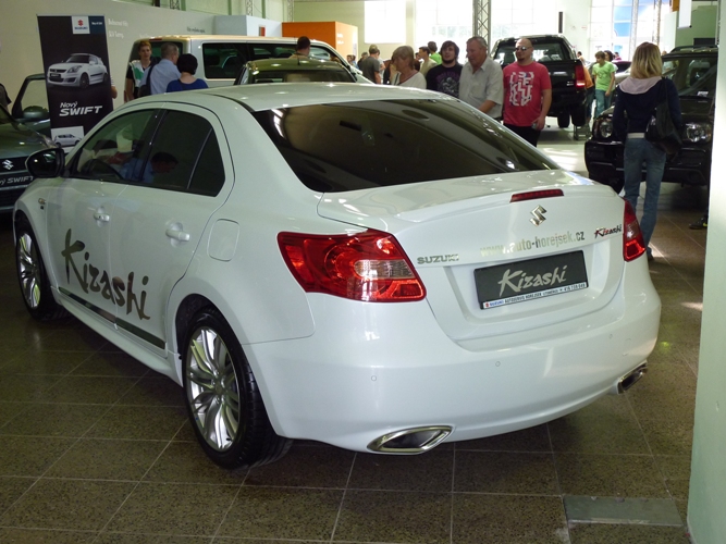 Suzuki Kizashi 8.JPG