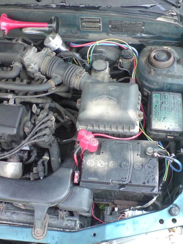 přibilo pár kablíků :D