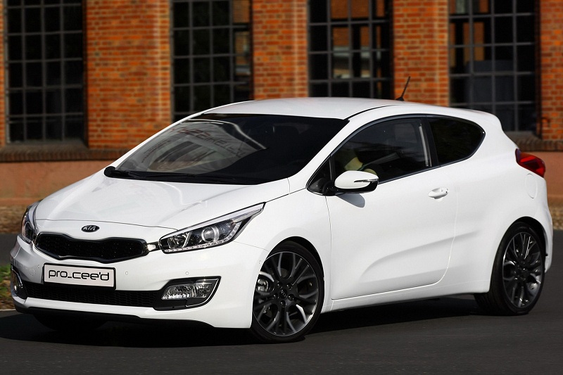 2013-Kia-Pro-Ceed-12a.jpg